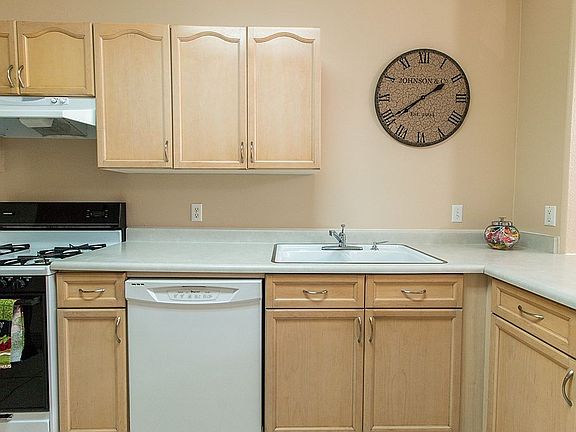5th image of 9648 Blue Calico Dr