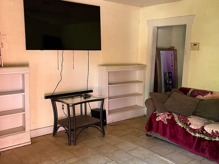 3605 Rebecca St — Photo 6