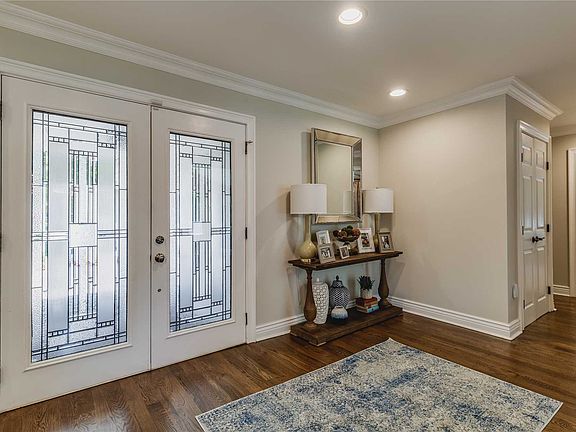 3rd image of 27 Bondsburry Ln