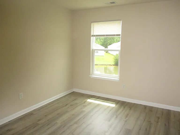 812 Hayes Point Cir — Photo 19
