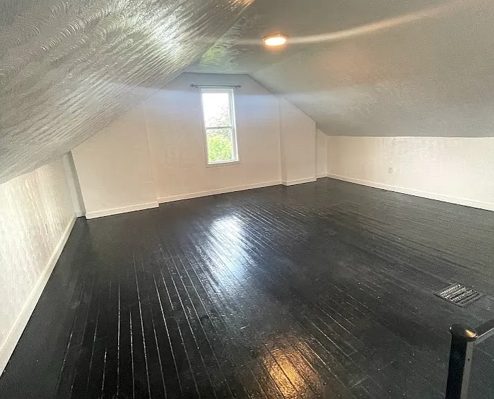 221 Orchard Pl — Photo 17