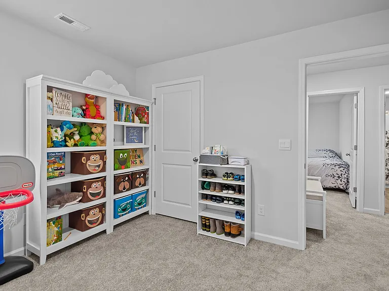 402 Folkstone Rd — Photo 14