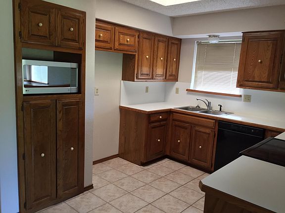 4th image of 2712 Big Oaks Dr