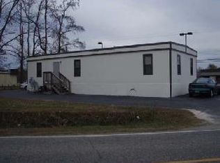 1413 N Norwood St, Wallace, NC 28466