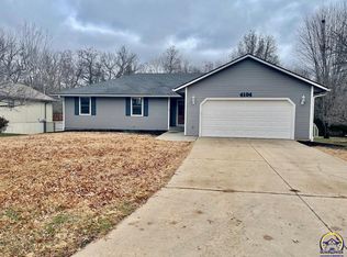 4104 NW Fielding Rd, Topeka, KS 66618
