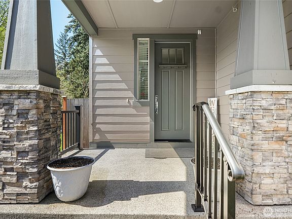 3rd image of 16822 124th Avenue Ct E