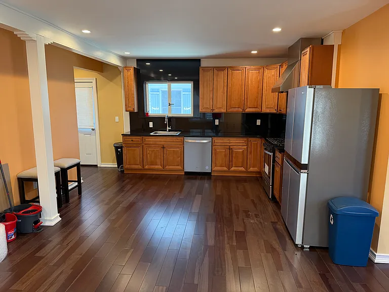 146 Lowell Ave #1 — Photo 5
