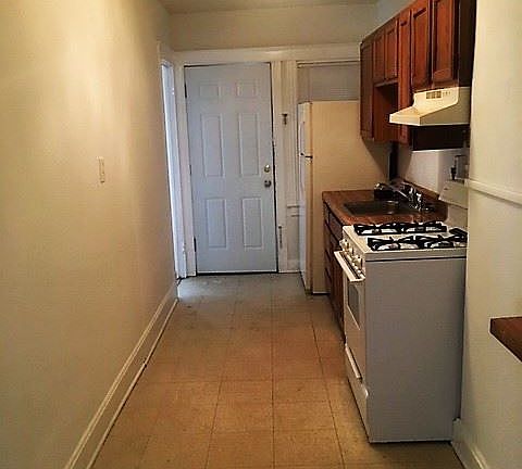 3rd image of 4014 Warwick Blvd APT 3S