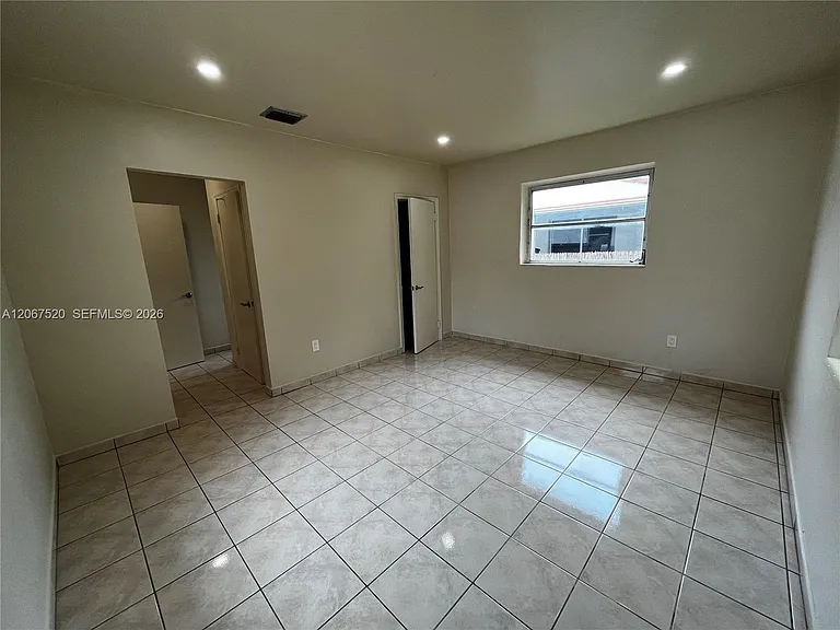 3351 SW 18th St #3351 — Photo 9