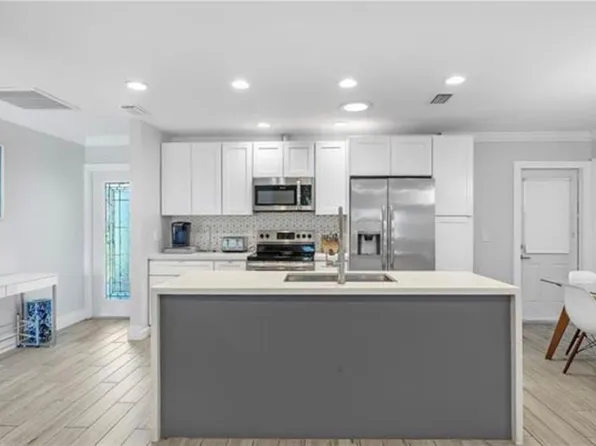 683 102nd AVE N, NAPLES, FL 34108