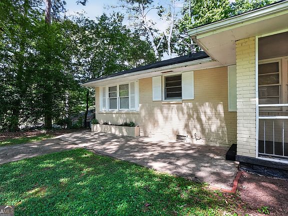 2nd image of 1863 Ridgeland Dr