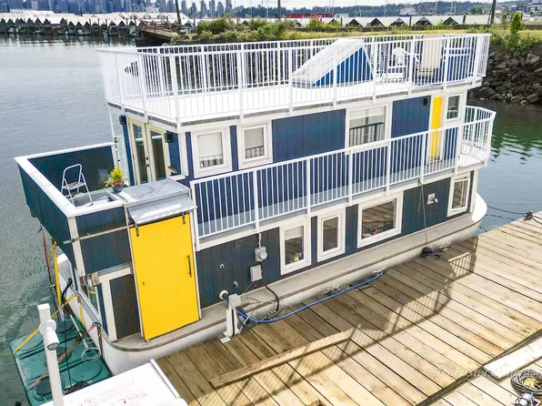 415 W Esplanade Ave N, Capilano 5, BC V7T 1G2