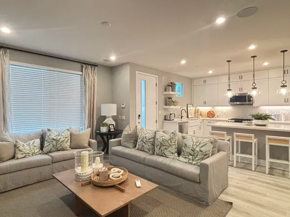 242 Abacus, Irvine, CA 92618