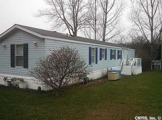8 Daisy Ln, Weedsport, NY 13166