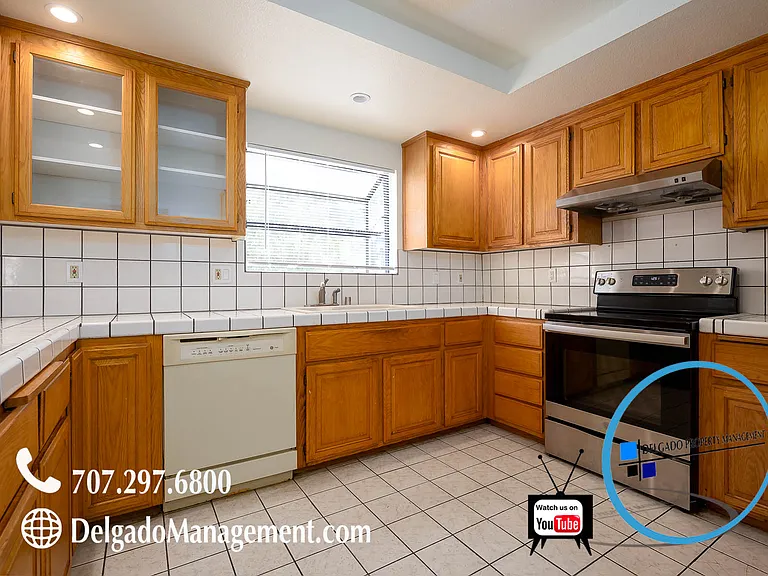 404 Phoenix Cir — Photo 12