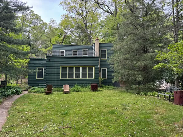 31 Mohawk Trl, New Buffalo, MI 49117