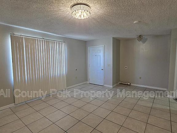 2nd image of 2336 Chestnut Hills Dr