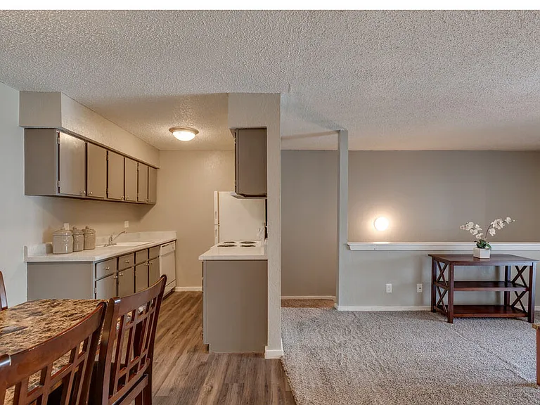 12903 E 35th Pl — Photo 4