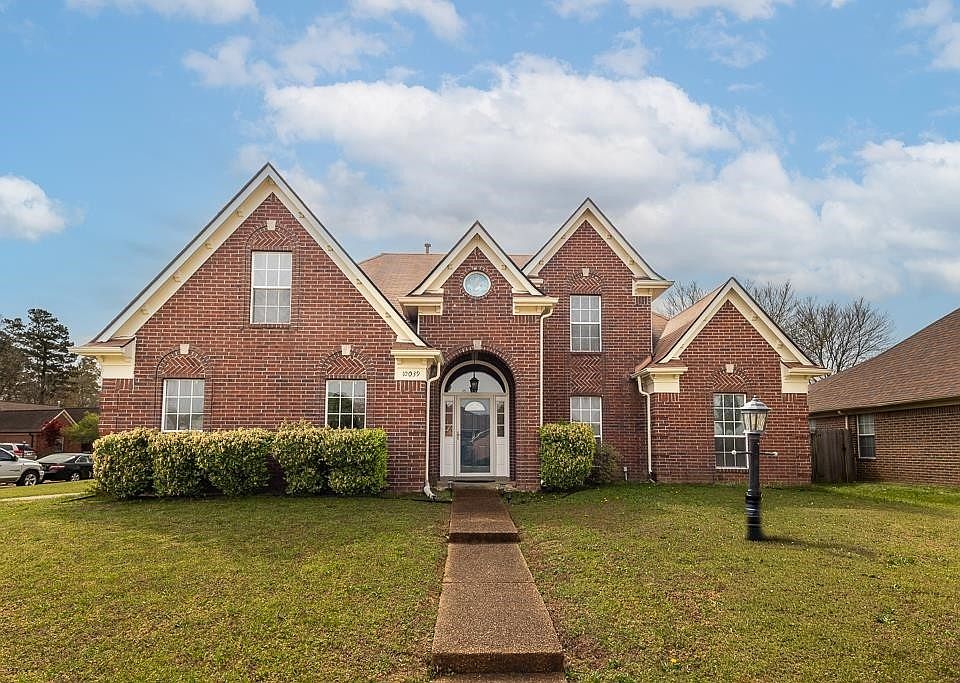 1st image of 10039 Woodland Birch Dr