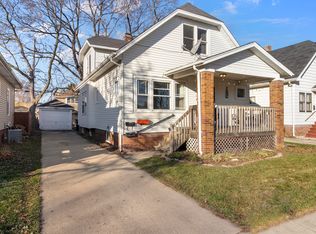 2032 Hickory Grove Ave, Racine, WI 53403