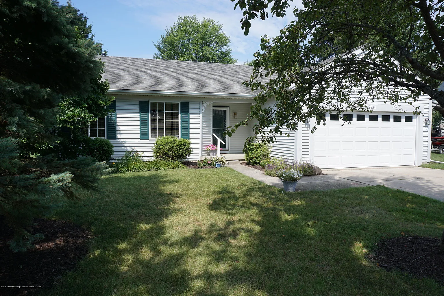 12534 Houghton Dr photo 1
