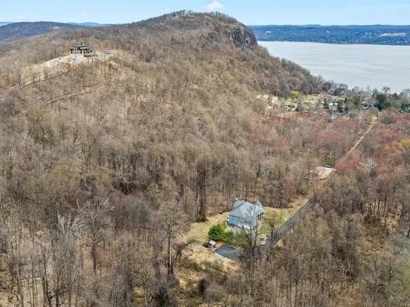 15 Badi Dr, Nyack, NY 10960