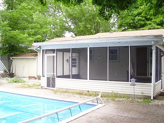 4th image of 1624 N Cherry Dr