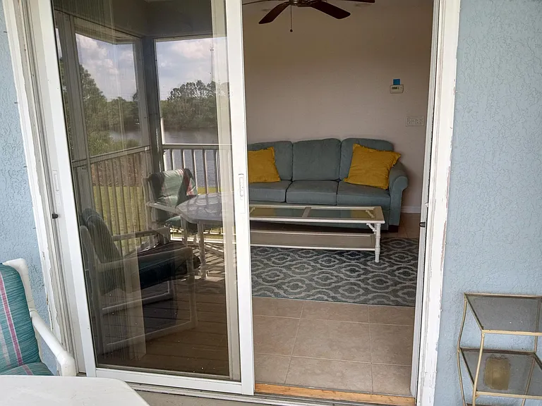 Indian River Blvd — Photo 4