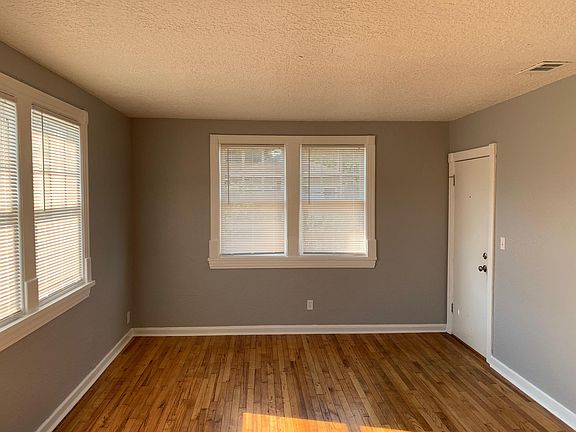 5th image of 2889 College St APT 2