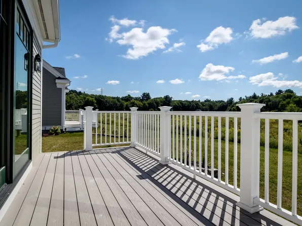 4 Adams Ln Unit 4, Sherborn, MA 01770