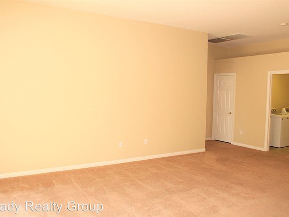 3rd image of 317 Palm Trace Ave