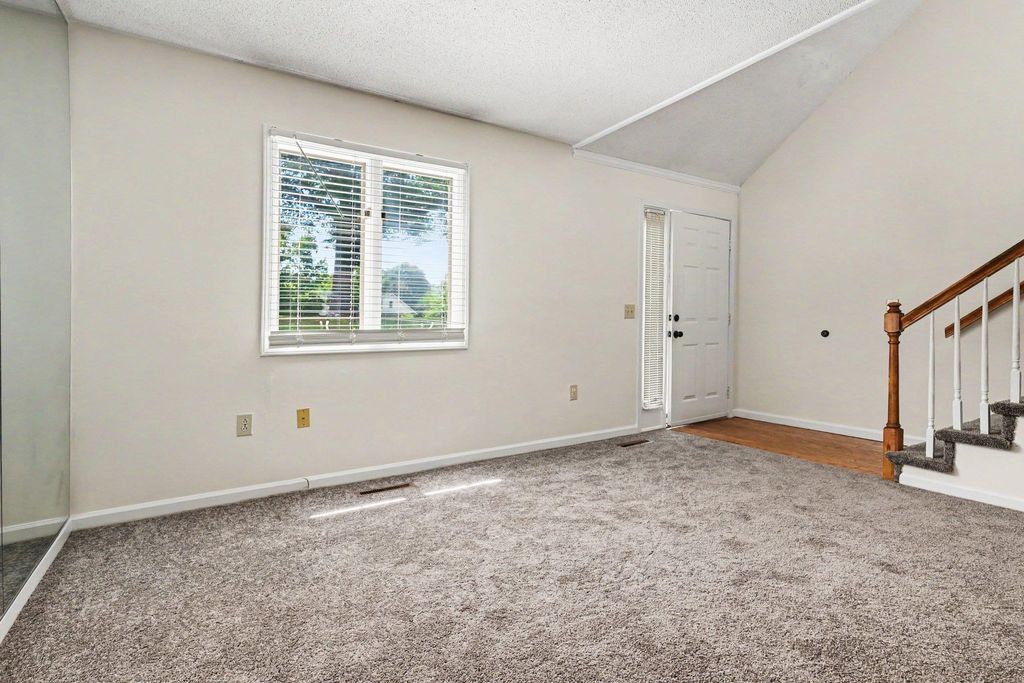 101 Fairway Oaks Ln, Easley, SC - View 4
