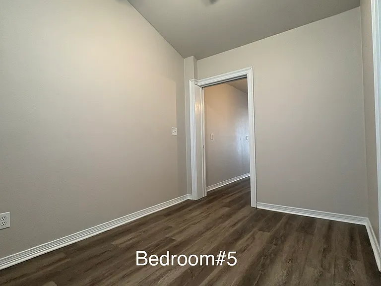 204 James Ct — Photo 31