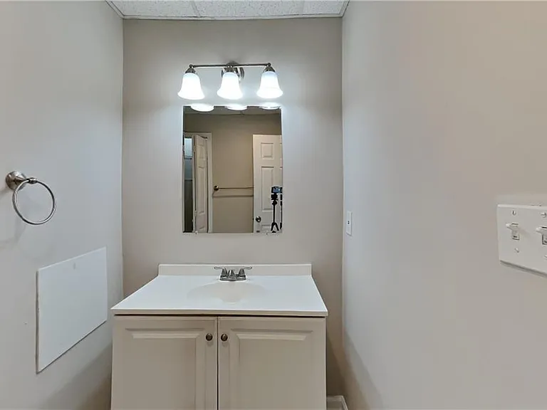 460 Highlander Way — Photo 16
