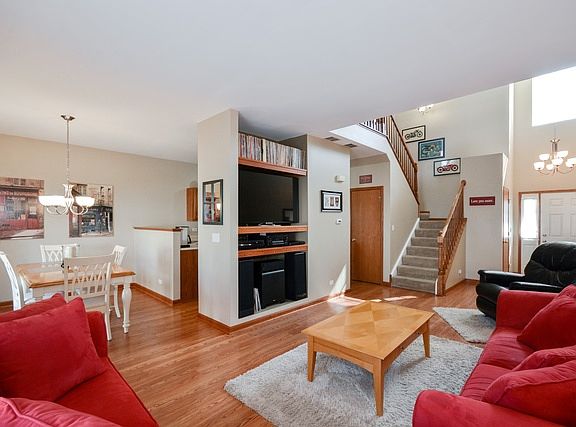 2nd image of 295 Thornwood Way Unit C