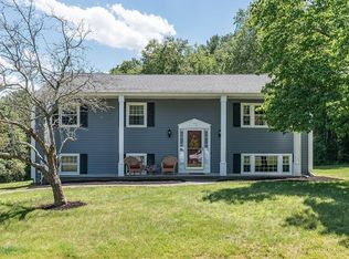 4 Bridle Path Ln, Medway, MA 02053