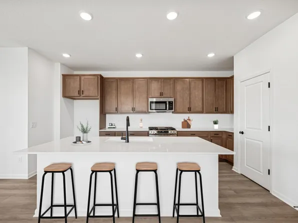 10555 Harbor Ln N, Maple Grove, MN 55369