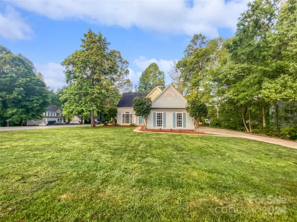 103 Summerbrook Ln, Mooresville, NC 28117