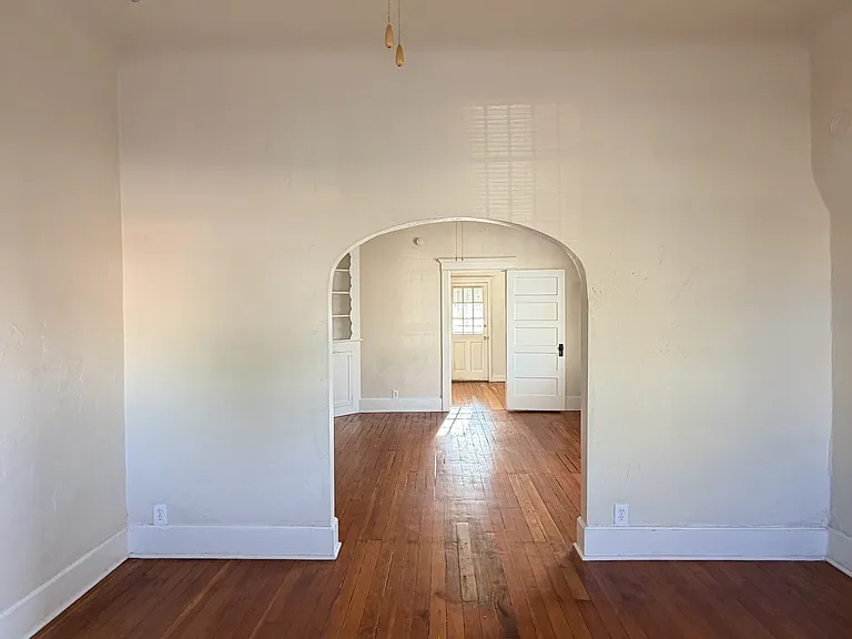 916 N 8th St — Photo 12
