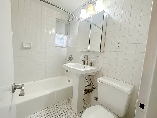 Rented by City Connections Realty | media 10