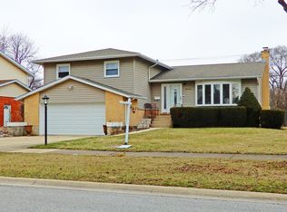 1210 N Hemlock Ln, Mount Prospect, IL