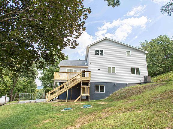 3rd image of 20002 Wooded View Ln