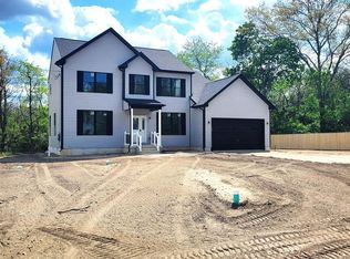 103 Heatherwood Dr, Vineland, NJ 08360