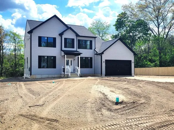 103 Heatherwood Dr, Vineland, NJ 08360