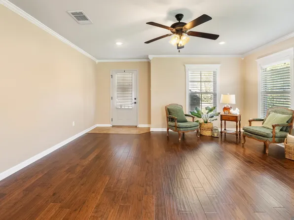 4848 Lois Dr, Zachary, LA 70791