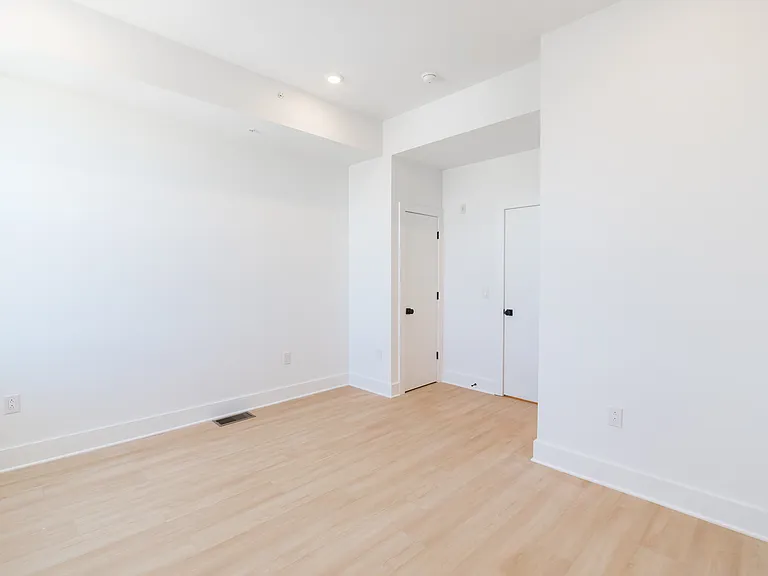 4408 Lancaster Ave — Photo 11