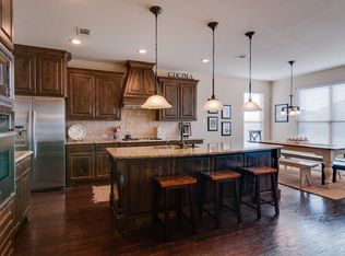 7124 Four Sixes Ranch Rd, North Richland Hills, TX 76182