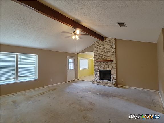 3rd image of 1904 Lisa Ln