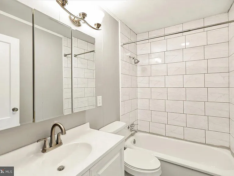 709 Franklin St — Photo 12