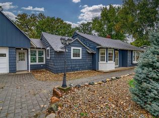 608 Baker Dr, Cedar Falls, IA 50613